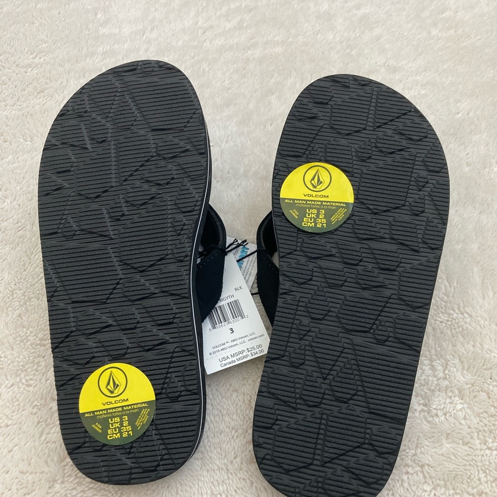 Volcom Flip Flops - Picture 3 of 3